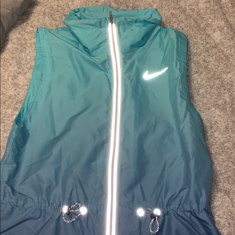 nike vest